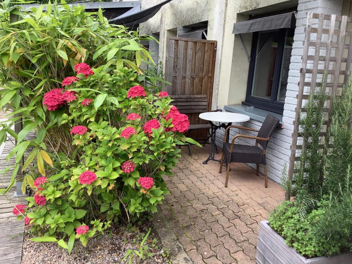 Hôtel Monet La Rivière-Saint-Sauveur Buitenkant foto