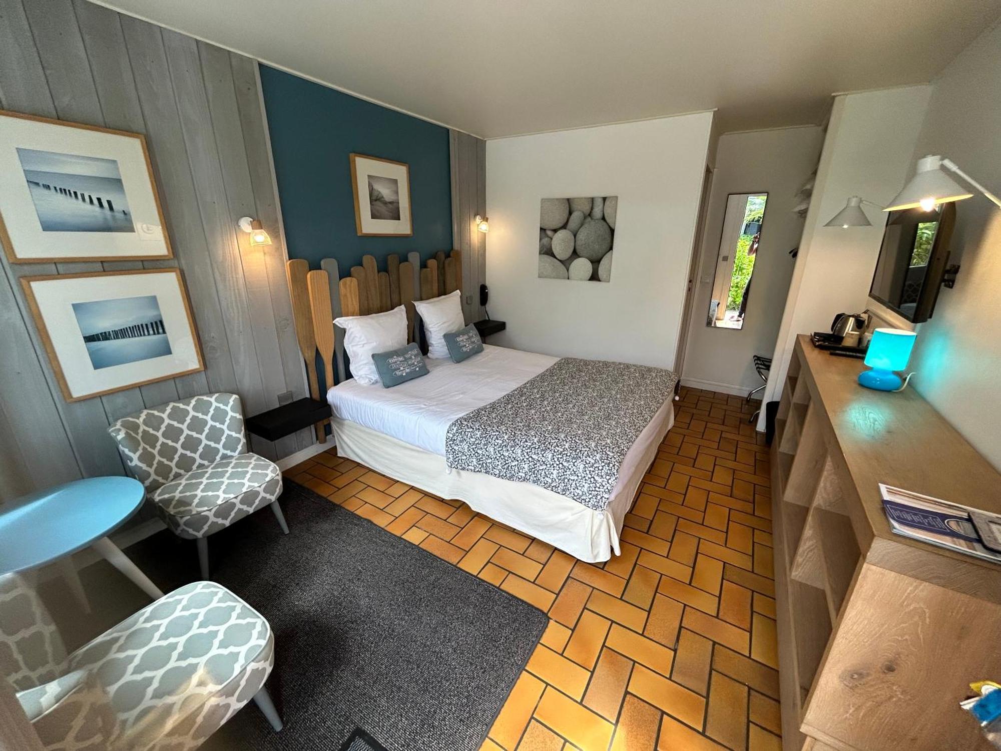 Hôtel Monet La Rivière-Saint-Sauveur Buitenkant foto
